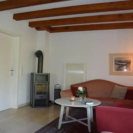 With 3 Bedrooms * Böhl