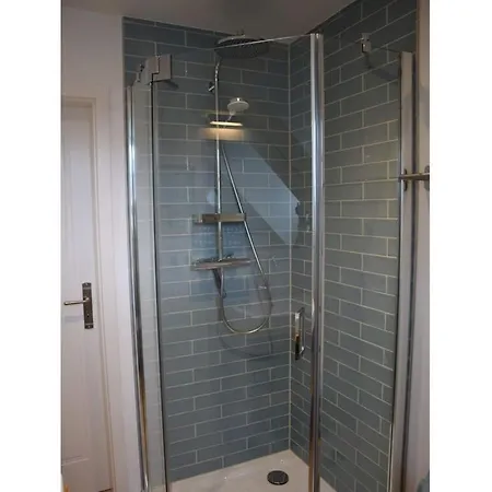 With 3 Bedrooms * Böhl